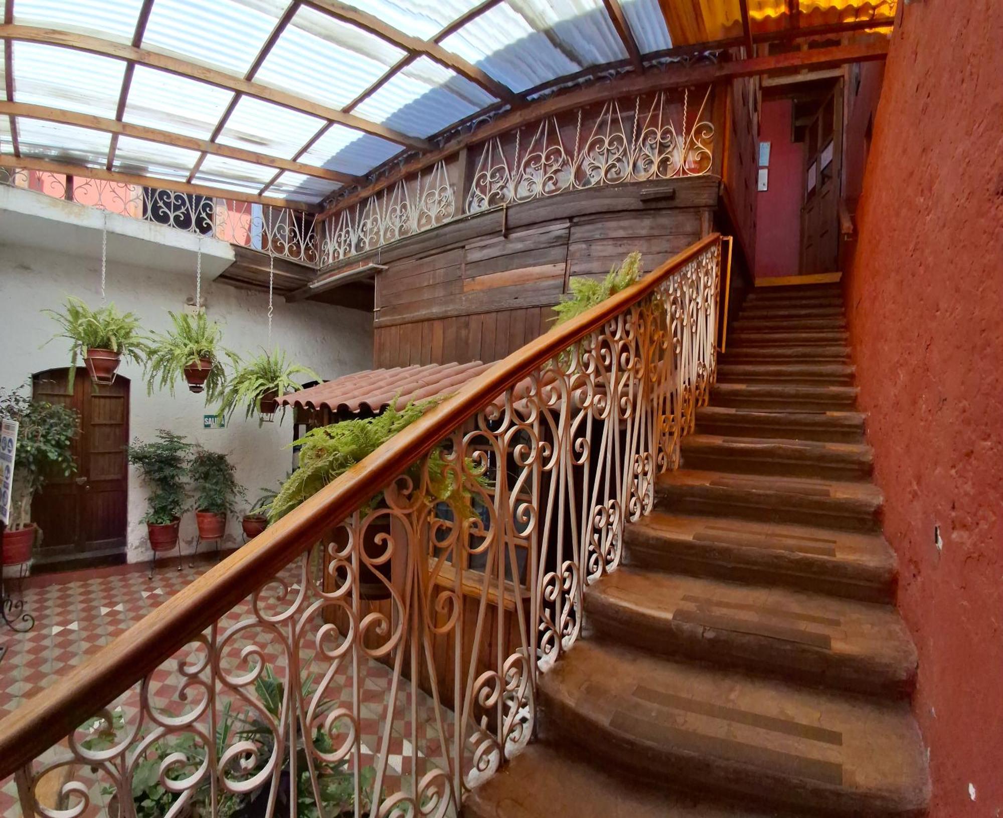 Hostal Lluvia De Oro Arequipa Esterno foto