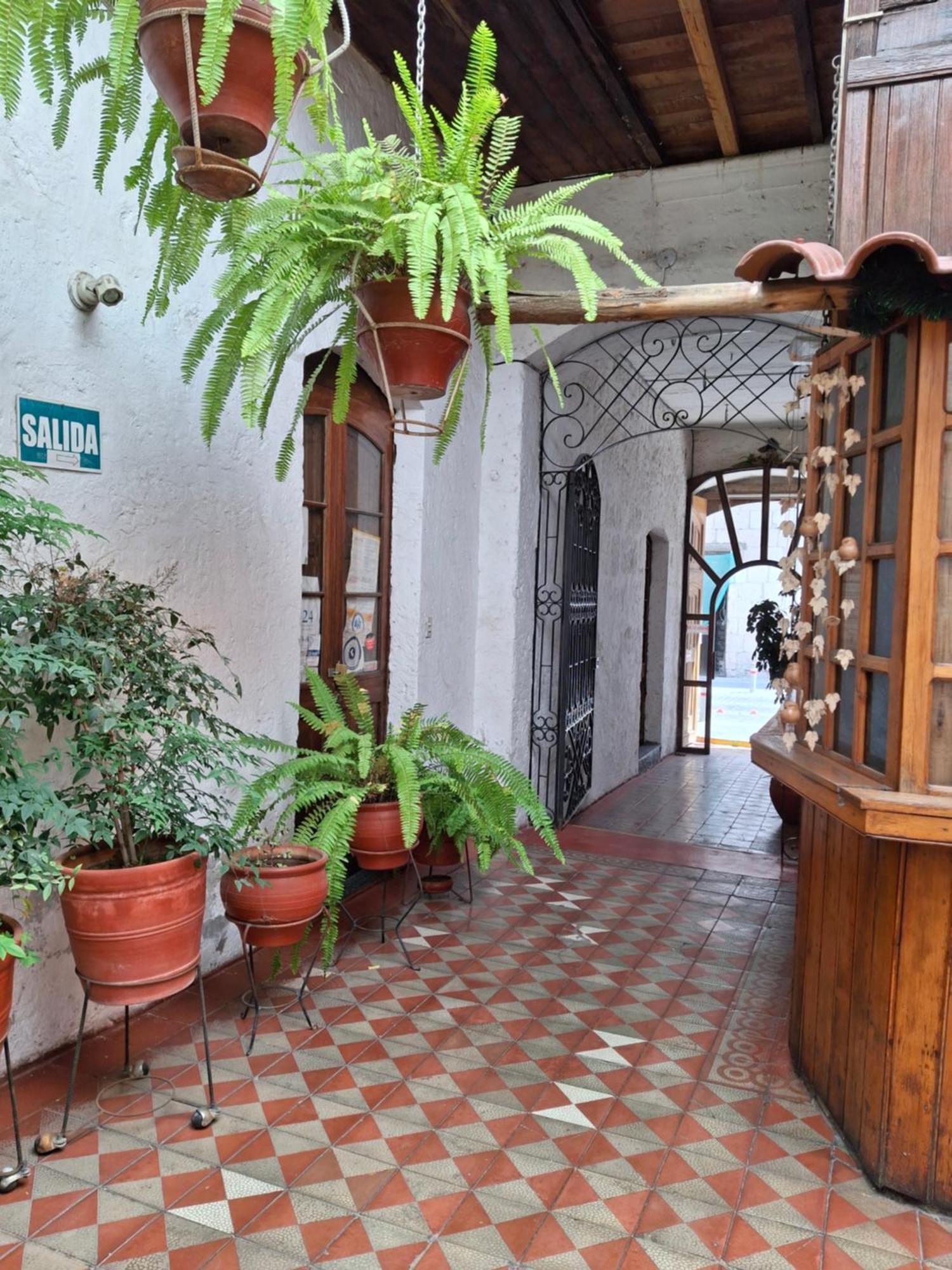 Hostal Lluvia De Oro Arequipa Esterno foto